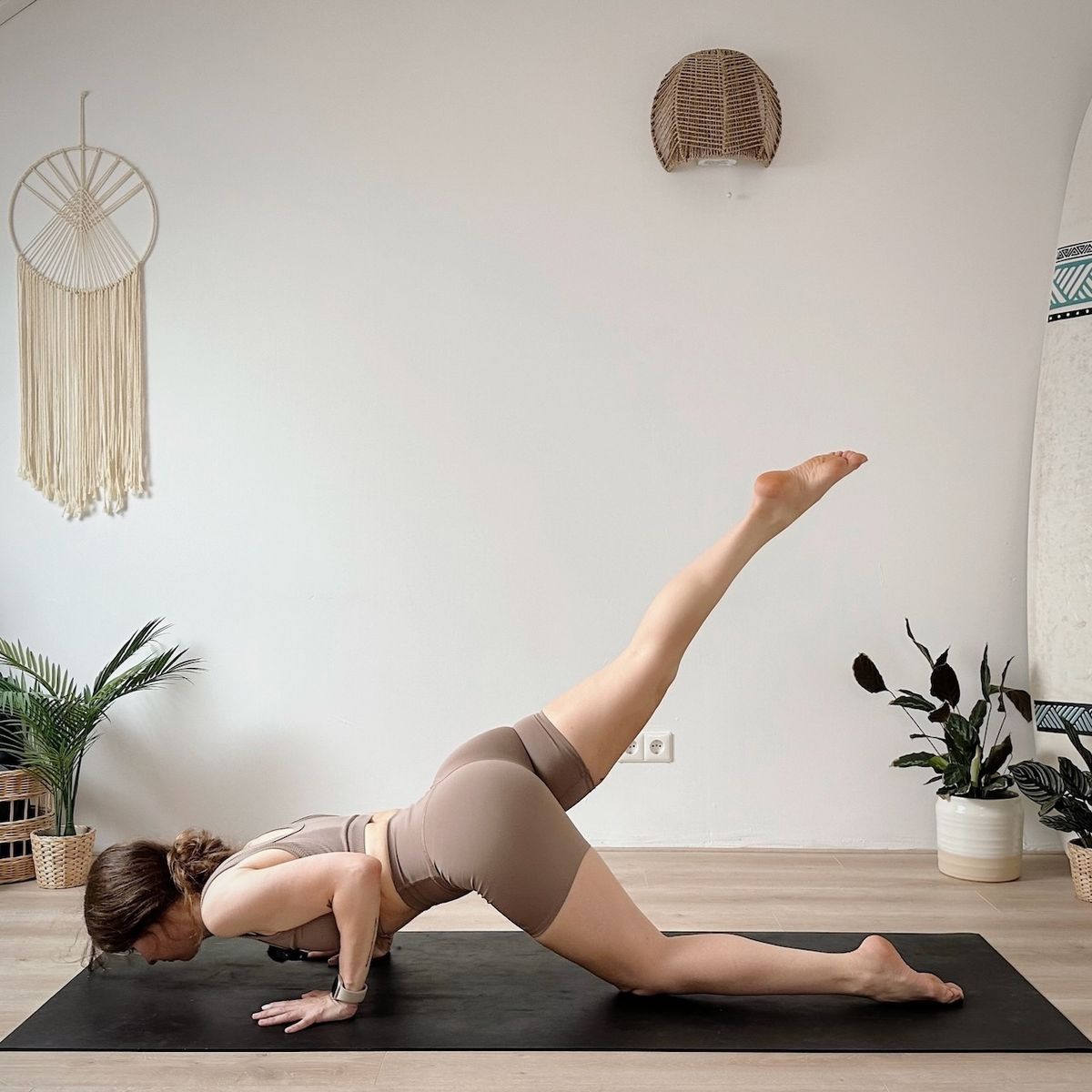 20 MIN ARME, SCHULTERN, RÜCKEN & CORE || Yoga Pilates Fusion – Yoga für Reiter