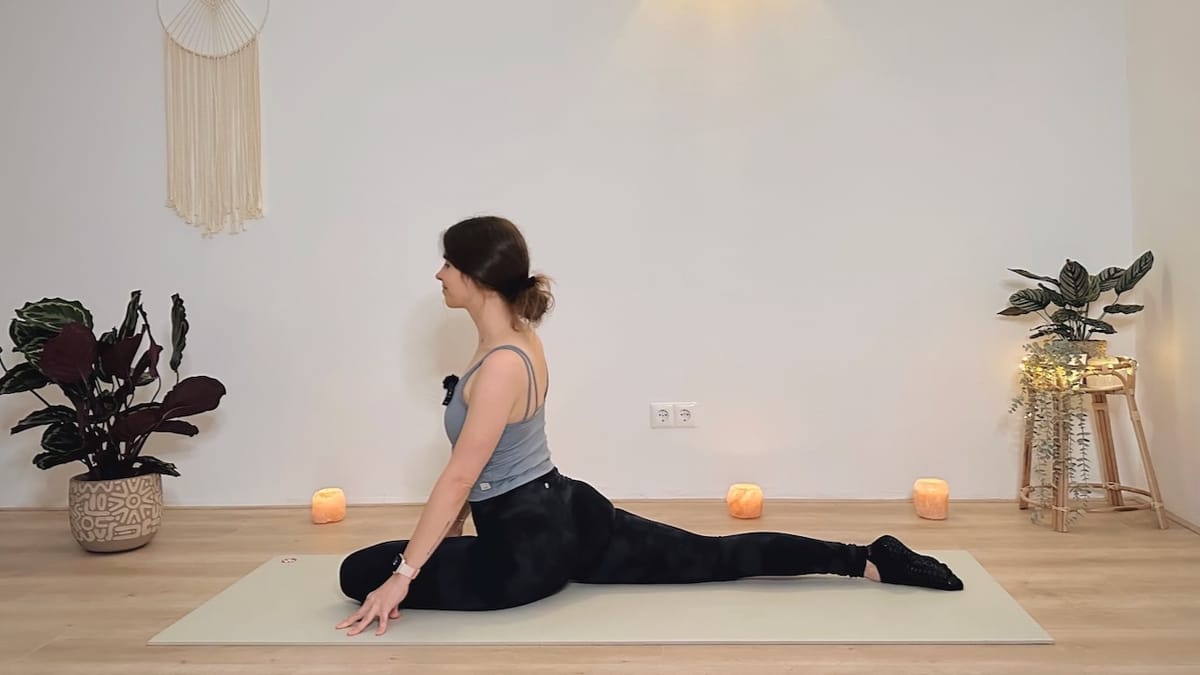 LIVE 🔴 30 MIN YOGA || Feel-Good Flow mit Yin-inspirierten Dehnungen ✨ Yoga für Energie & Entspannung