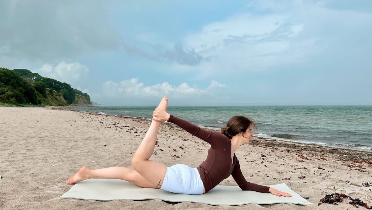 15 MIN FEEL GOOD PILATES || Bauch, Beine, Po & Beweglichkeit ✨ Yoga - Pilates für morgens & abends