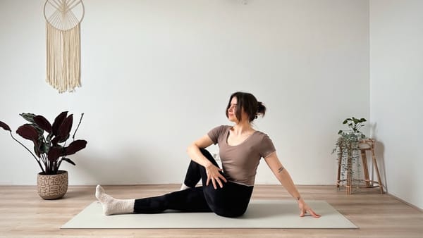 8 MIN SANFTES YOGA IM SITZEN || Anti-Stress, Ruhe & Genesung – auch für Anfänger (ohne Reden)