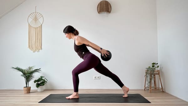 30 MIN PILATES + MINI BALL || Ganzkörper Workout: Arme, Bauch, Beine & Gesäß  – Yoga x Pilates