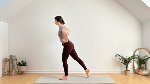 10 MIN YOGA IM STEHEN || Sanfte Gleichgewichts-Übungen nach Kopfverletzungen/Gehirnerschütterungen