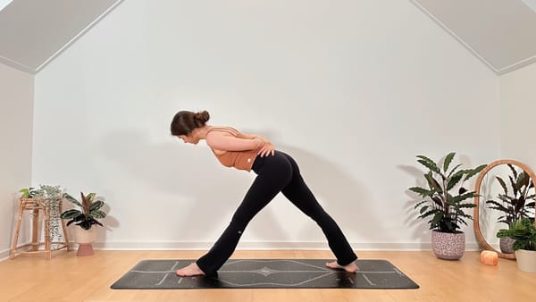 15 MIN YOGA || Ruhige Sonnengrüße • Sun Salutation Flow (TOGETHER – Yoga im Januar 2026)