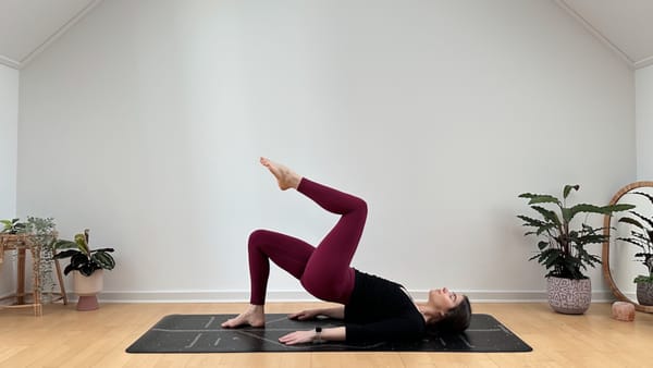 20 MIN MORGEN-PILATES || Gesäß & Innere Oberschenkel Workout (TOGETHER – Yoga im Januar 2026)