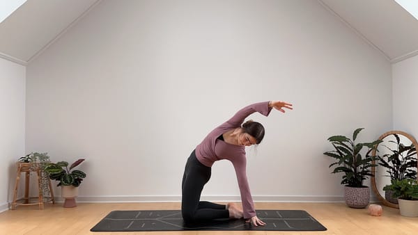 15 MIN YOGA FÜRS HERZ || Energie • Herzöffner • Dankbarkeit 💗 Yoga zum Valentinstag